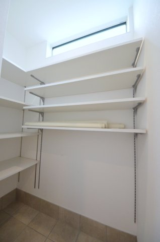 新宮一丁目の収納|玄関に大容量のシューズクロークがあります