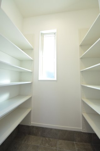 戸坂長尾台の収納|玄関に大容量のシューズクロークがあります