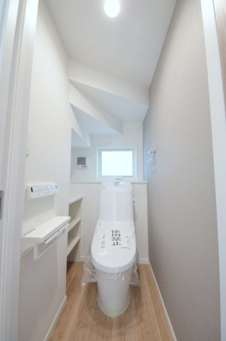 戸坂長尾台のトイレ|1階トイレ。勿論ウォシュレット付です。