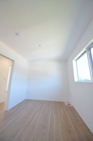 戸坂長尾台の洋室|全居室収納スペース有、お部屋が広く綺麗に使えます