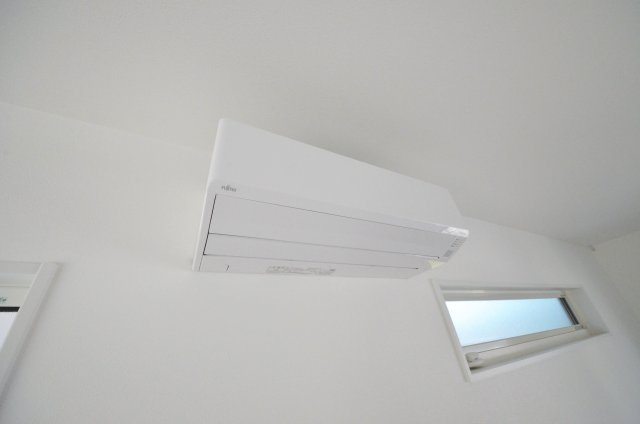 戸坂長尾台の居間・リビング|リビングにはエアコンが設置済です