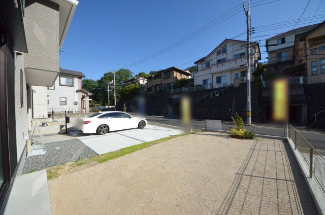 戸坂長尾台の駐車場|敷地広々53坪
駐車は3台可能です