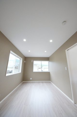 伴東三丁目の洋室|全居室収納スペース有、お部屋が広く綺麗に使えます