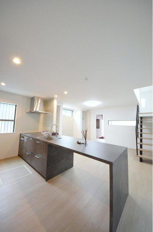 可部東4丁目のキッチン|お洒落なカウンター付キッチン