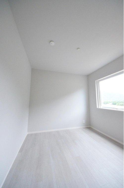 亀山南1丁目のその他|全居室収納スペース有、お部屋が広く綺麗に使えます