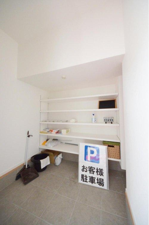 長束1丁目の収納|大容量のシューズクロークあります