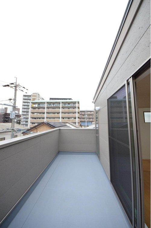 長束1丁目のバルコニー|広いバルコニー。陽当良好です。