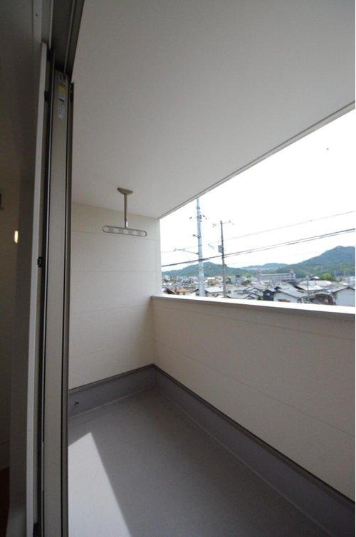 八幡2丁目のバルコニー|東南向きの広いバルコニー。