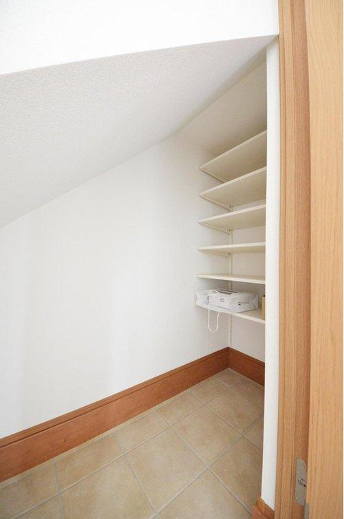 八幡2丁目の収納|玄関に大容量のシューズクロークがあります