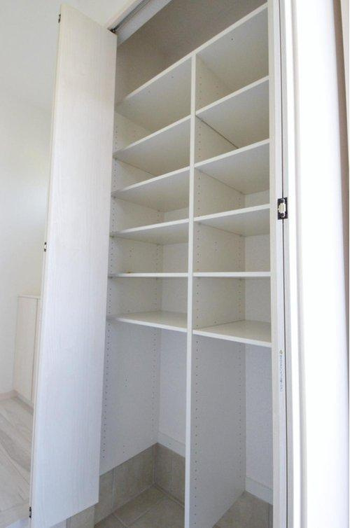 八幡東2丁目の収納|玄関収納もたっぷりあります