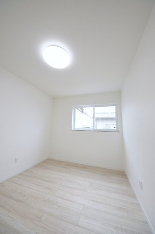 伴東八丁目の洋室