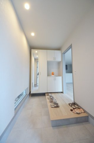 伴東八丁目の玄関