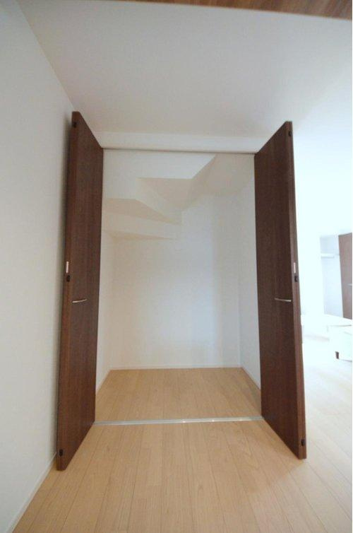 可部東4丁目の収納|リビングに収納スペースあります