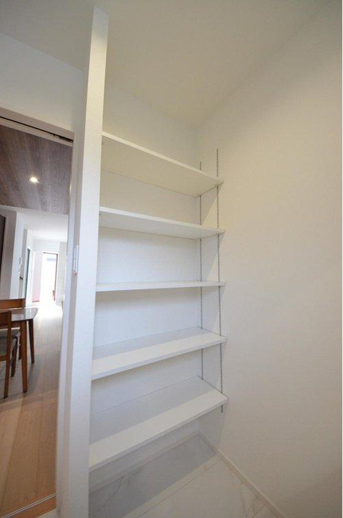 可部東4丁目の収納|洗面所に収納スペースがあります