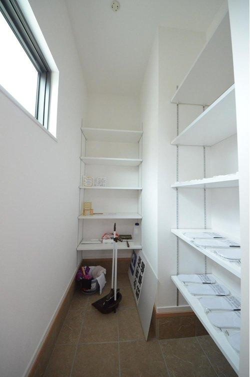 可部東4丁目の収納|玄関には大容量のシューズクロークがあります