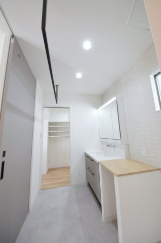 中山中町の独立洗面台