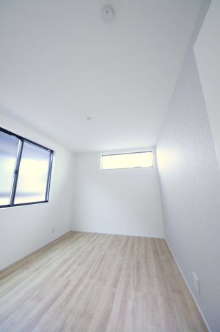 中山中町の洋室