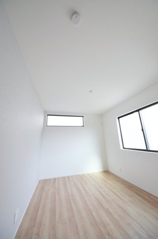 中山中町の洋室