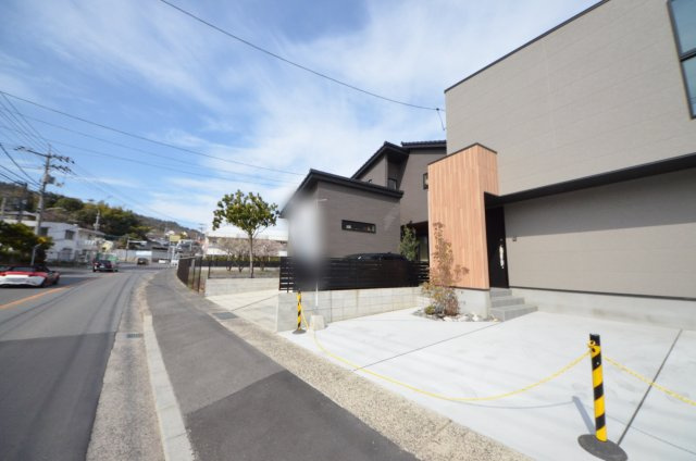 中山中町の前面道路含む現地写真