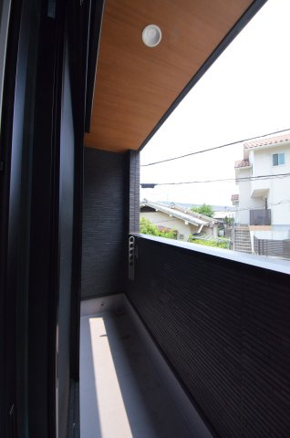 仁保四丁目のバルコニー|南向きのバルコニー
屋根があるので急な雨でも安心です