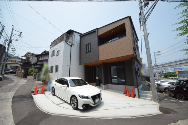 仁保四丁目の外観|南向きで陽当り良好
駐車2台可能です