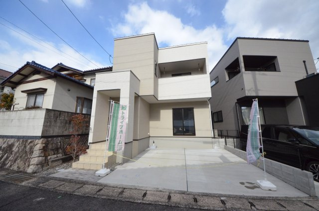 真亀5丁目の外観|当日内覧可能です
お急ぎの方はお電話下さい