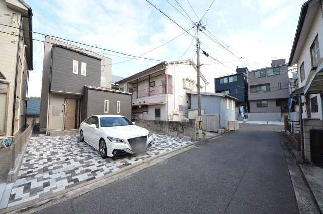 堀越三丁目の前面道路含む現地写真