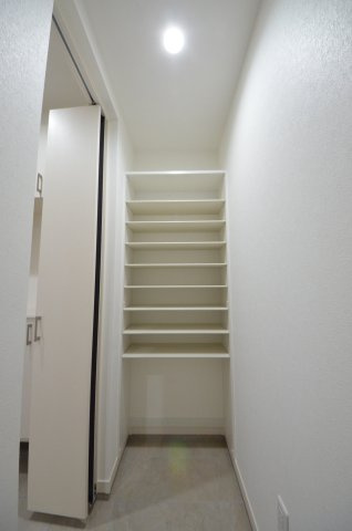 海老園四丁目の収納|玄関には大容量のシューズクロークがあります