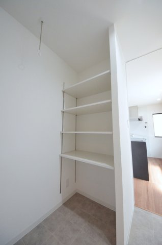 平良二丁目の収納|洗面所にも収納スペースがあります