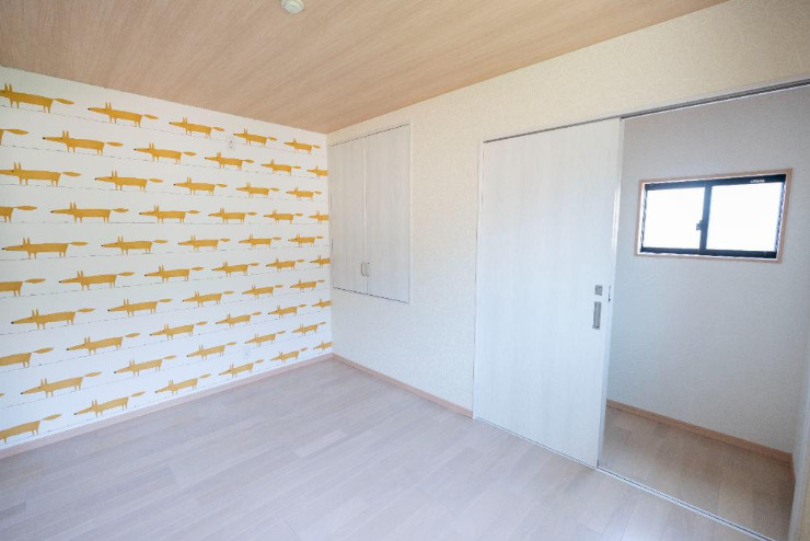 墨田区立花２丁目の戸建の洋室