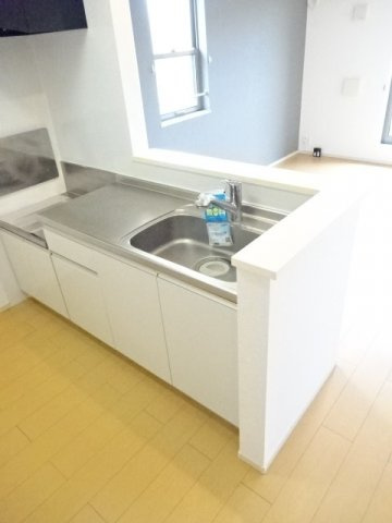 サリュー　Ⅲのキッチン|お料理しやすいキッチンです