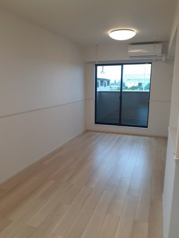 【居間・リビング】 | アイランドヒルズ神栖Ⅲ | 居間です