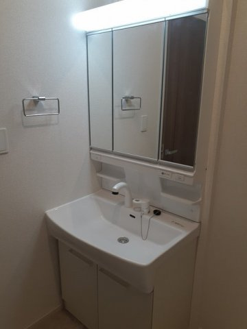 【洗面所】 | アイランドヒルズ神栖Ⅲ | スペースが確保できる洗面所です