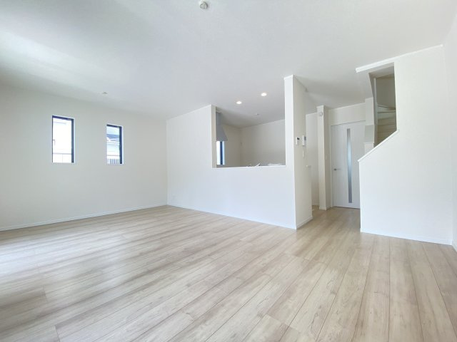 『八王子市新築戸建て』八王子市上壱分方町194-1【仲介手数料無料】の居間・リビング|～仲介手数料無料☆八王子ひなた不動産～　八王子市上壱分方町　新築戸建て