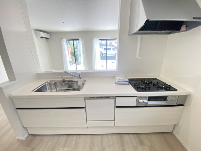 『八王子市新築戸建て』八王子市上壱分方町194-1【仲介手数料無料】のキッチン|～仲介手数料無料☆八王子ひなた不動産～　八王子市上壱分方町　新築戸建て