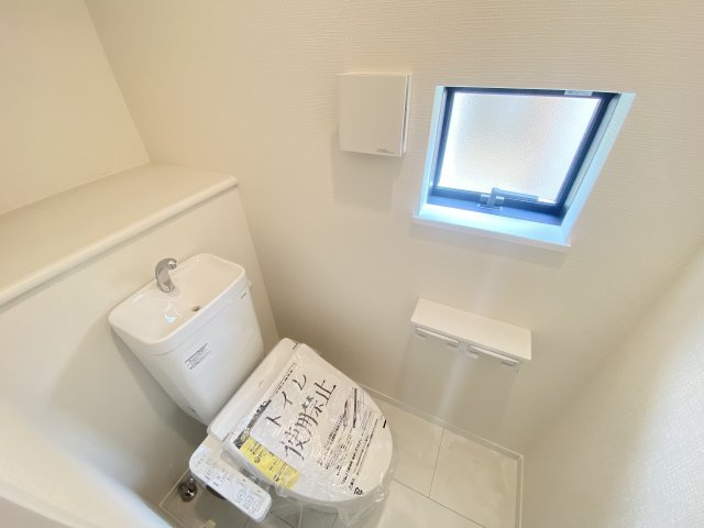 『八王子市新築戸建て』八王子市上壱分方町194-1【仲介手数料無料】のトイレ|～仲介手数料無料☆八王子ひなた不動産～　八王子市上壱分方町　新築戸建て