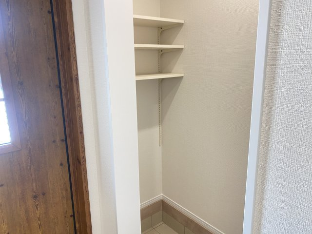 『八王子市新築戸建て』八王子市上壱分方町194-1【仲介手数料無料】の収納|～仲介手数料無料☆八王子ひなた不動産～　八王子市上壱分方町　新築戸建て