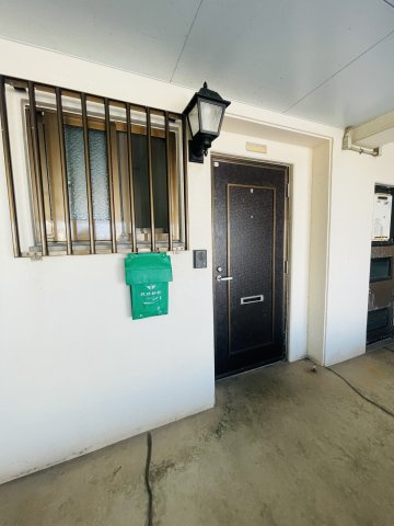 リヴィアンスエーゼットの玄関