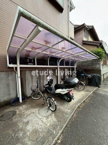 ノーブルソネットの駐車場