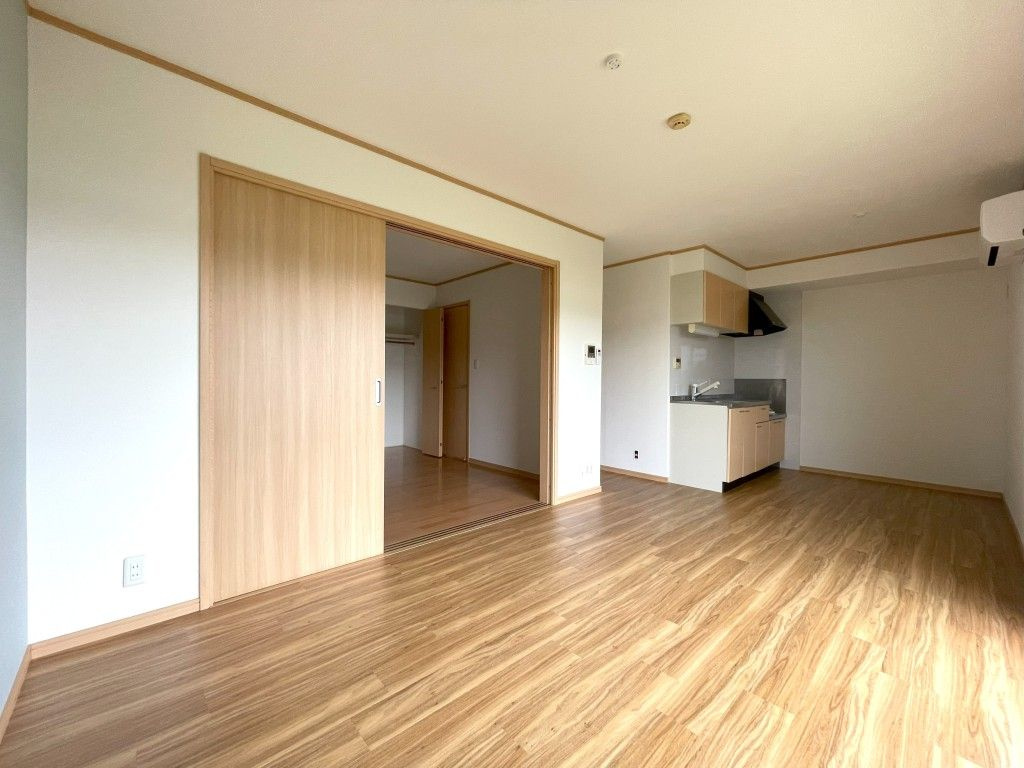 グランドアマレーVI番館の居間・リビング|広いリビング★