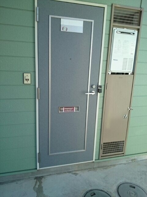 ティンセルハウスＡの玄関