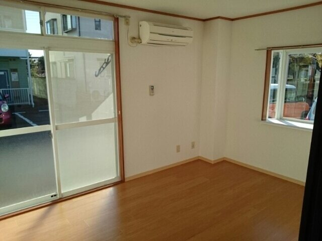 ティンセルハウスＡの居間・リビング