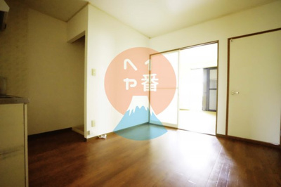 【内装】 | コーポ・ルミエールB | 明るいですね　※参考写真です