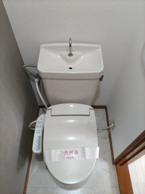 温水洗浄便座のトイレ