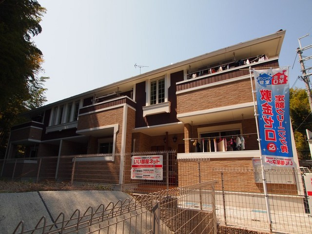 レイクサイドヴィラ王寺の外観