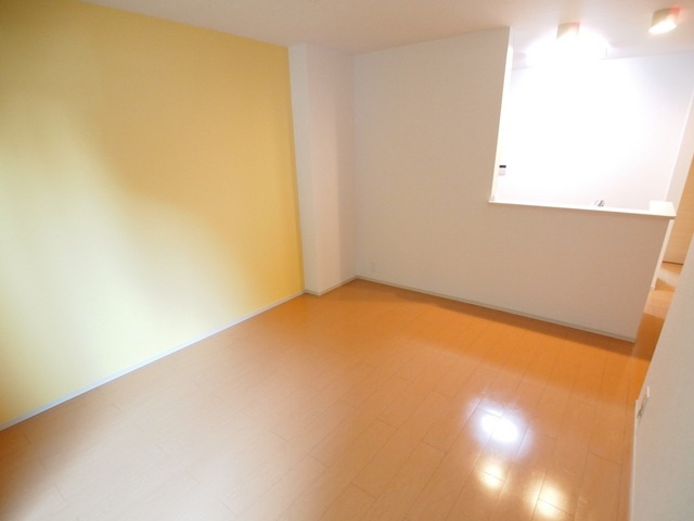 レイクサイドヴィラ王寺の居間・リビング