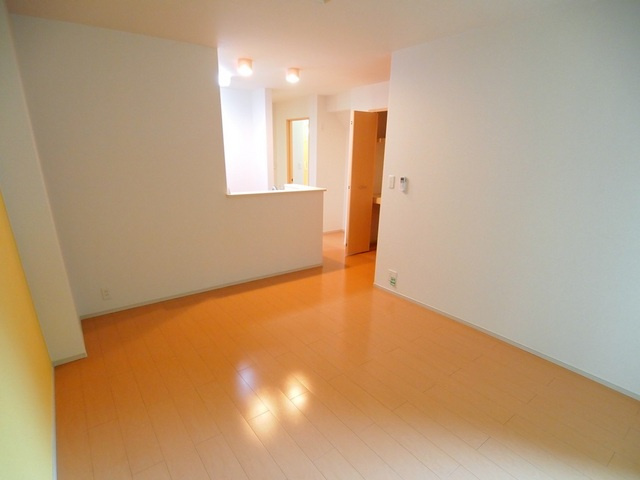 レイクサイドヴィラ王寺の居間・リビング