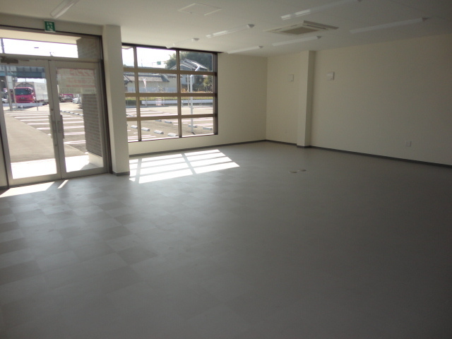 香芝市今泉の店舗事務所の内装