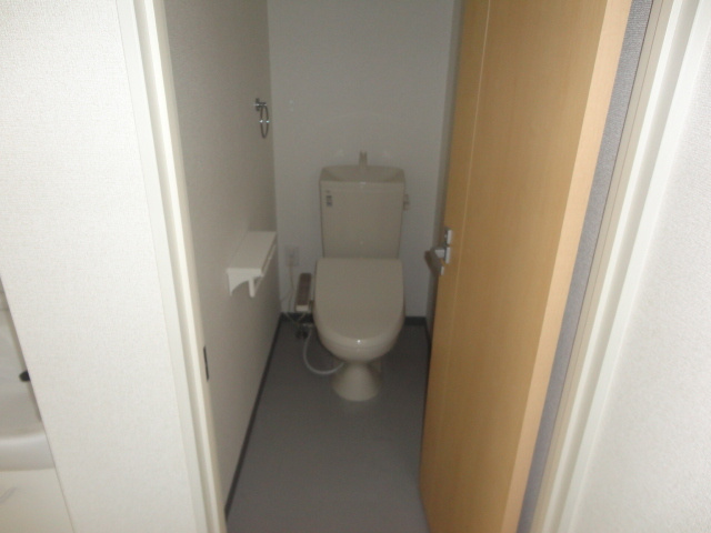 香芝市今泉の店舗事務所のトイレ