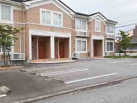 エム・フィールド８８Ｂの駐車場|車をお持ちの方に嬉しい駐車場付きの物件です